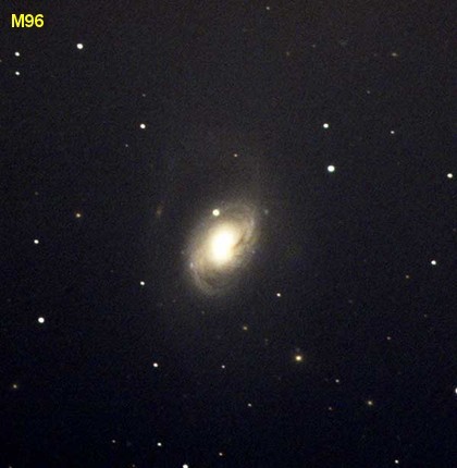 Típus: Galaxis, &alpha; = 10:46:45.8, &delta; = 11:49:12, Csillagkép: , Fényesség: 9.3, Méret: 468|312|176