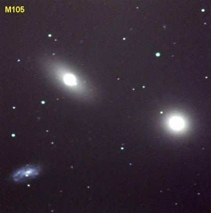 Típus: Galaxishalmaz, &alpha; = 10:47:49.5, &delta; = 12:34:52, Csillagkép: Leo | Oroszlán, Fényesség: 9.5, Méret: 318|288|71