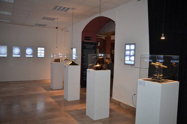 'Ezüstbe zárt Világegyetem' c. kiállítás a Savaria Múzeumban